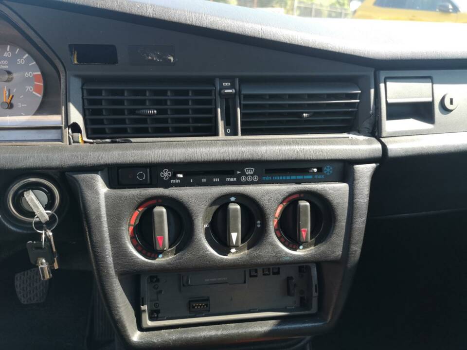 Image 10/34 of Mercedes-Benz 190 E 1.8 (1991)