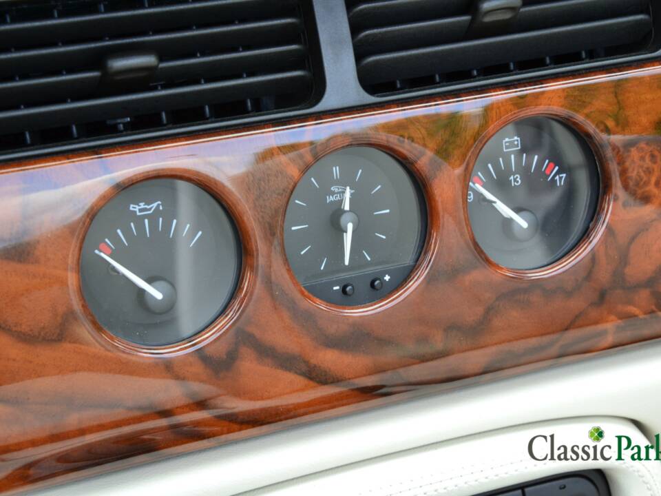 Imagen 48/50 de Jaguar XK8 4.0 (1998)