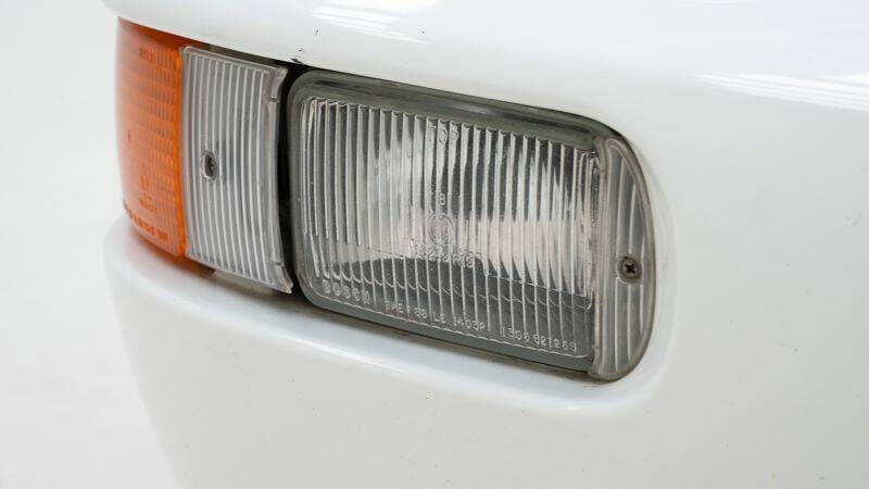Afbeelding 14/15 van Porsche 911 Carrera 2 (1990)