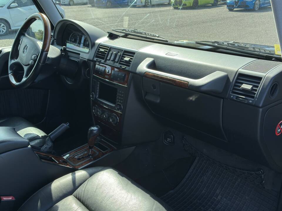 Bild 31/63 von Mercedes-Benz G 500 (lang) (2009)