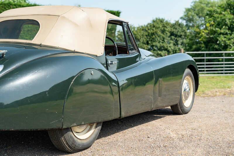 Image 10/50 of Jaguar XK 120 DHC (1954)