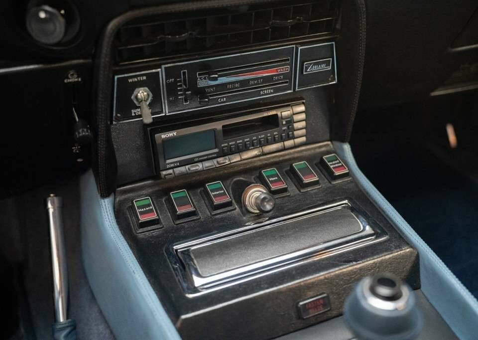 Bild 9/50 von Aston Martin V8 (1978)