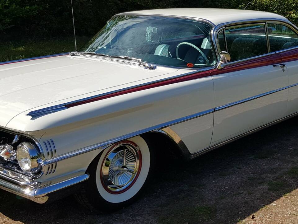 Imagen 3/30 de Oldsmobile 98 Holiday SceniCoupe (1959)