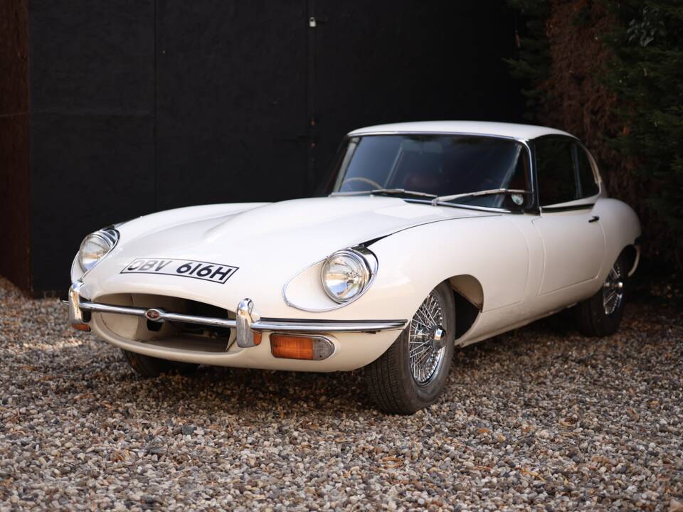 Image 18/50 de Jaguar Type E (2+2) (1970)