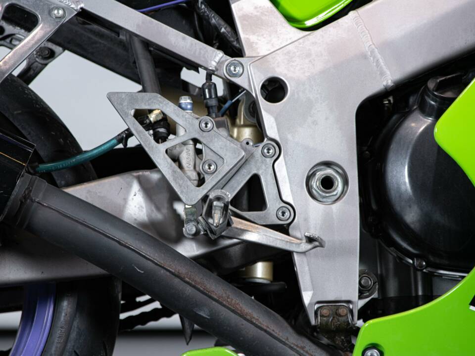 Afbeelding 46/50 van Kawasaki Ninja 750 ZX-7R (1996)