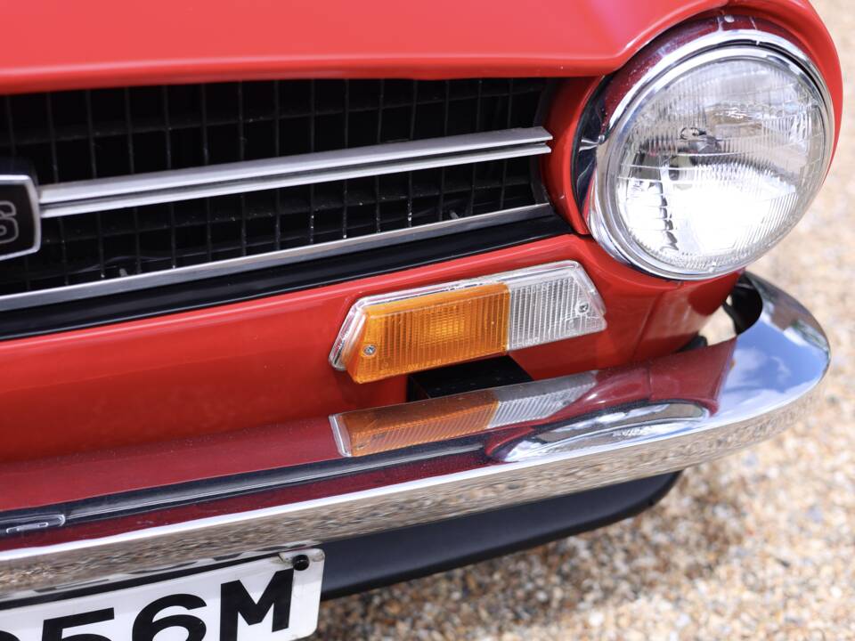 Image 23/50 de Triumph TR 6 (1973)