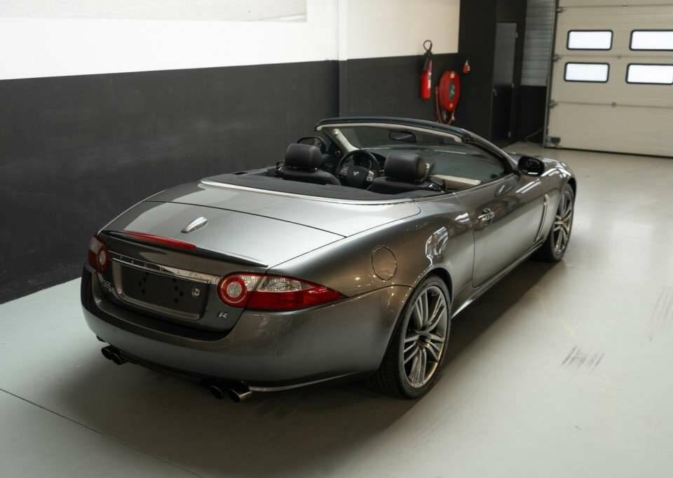 Image 20/46 of Jaguar XKR (2008)