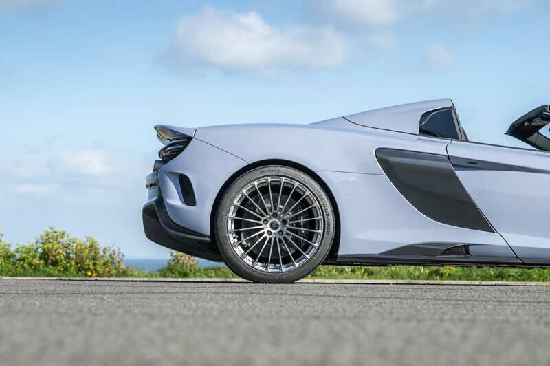 Image 9/37 of McLaren 675LT Spider (2016)