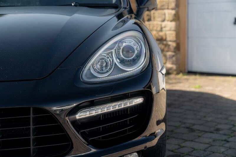 Bild 32/50 von Porsche Cayenne Turbo (2012)
