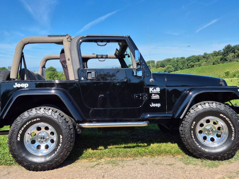 Bild 4/22 von Jeep Wrangler Sahara 4.0L (2004)