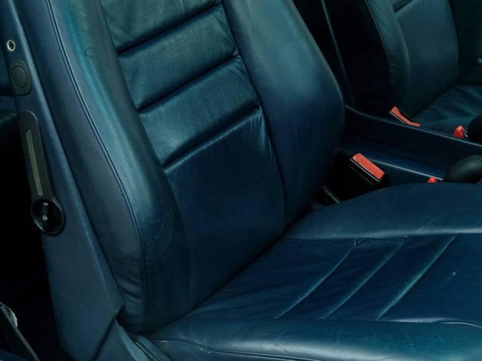 Image 47/50 of Mercedes-Benz 500 SEC (1982)