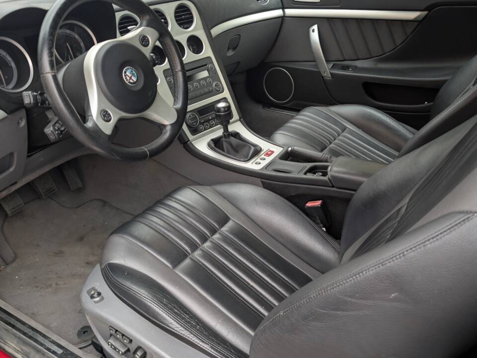 Image 16/29 of Alfa Romeo Spider 2.2 JTS (2008)
