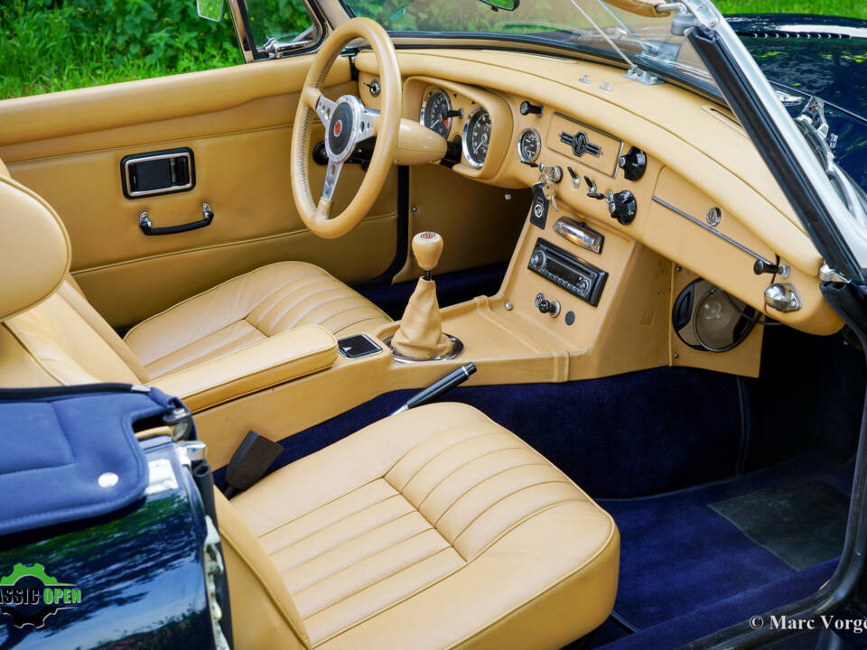 Imagen 9/45 de MG MGB (1969)