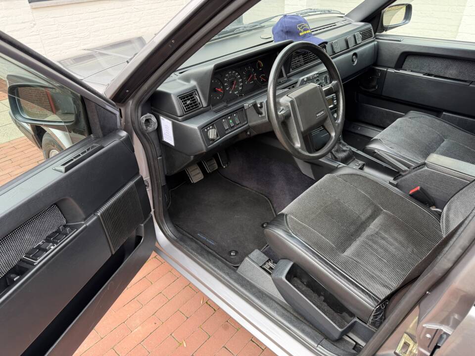 Obraz 5/53 pojazdu Volvo 740 (1990)