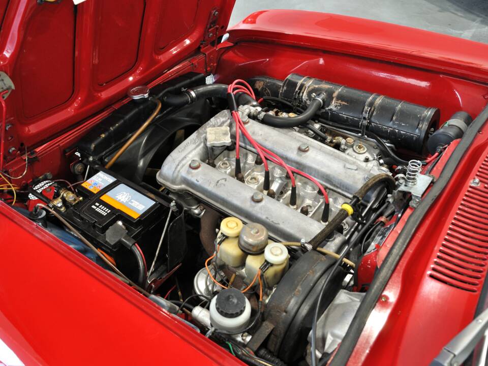 Imagen 6/43 de Alfa Romeo Giulia GT 1300 Junior (1971)