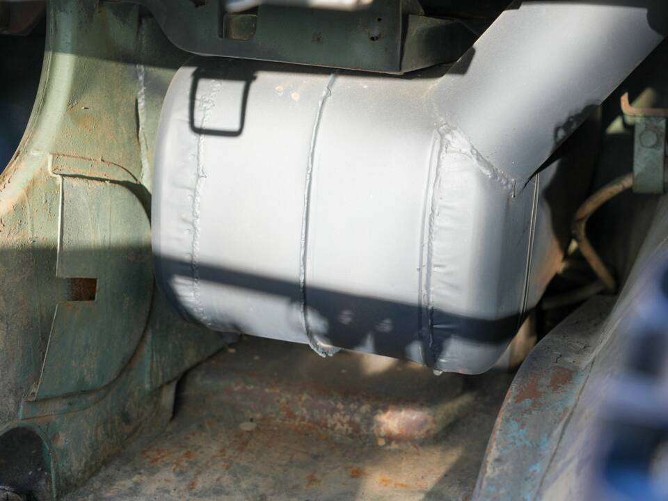 Image 21/40 of Volkswagen Schwimmwagen (1943)