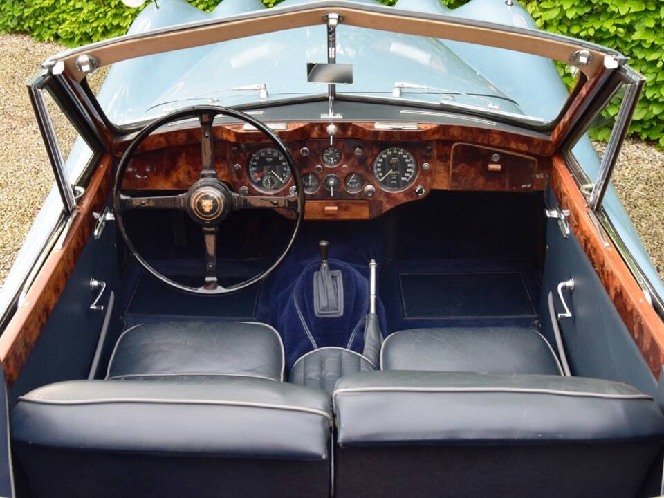 Image 29/40 de Jaguar XK 140 SE DHC (1956)