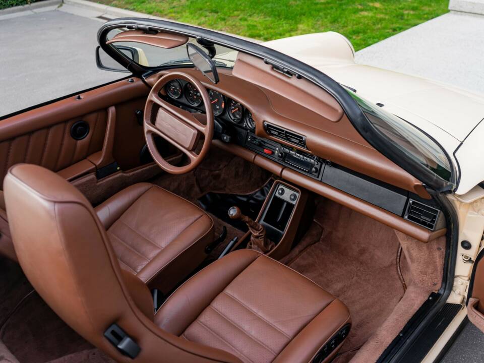 Bild 32/41 von Porsche 911 Speedster 3.2 (1989)