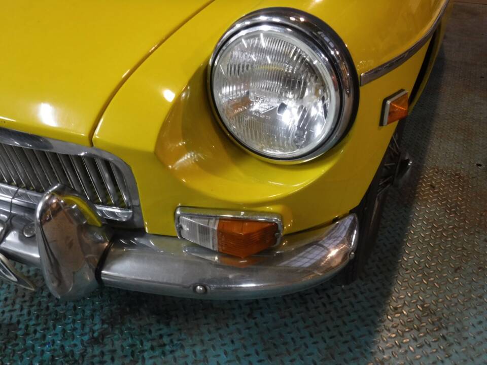 Image 21/50 of MG MGB (1967)