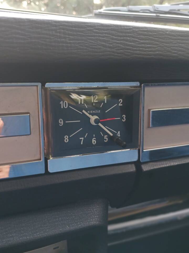 Bild 37/52 von Peugeot 504 (1979)