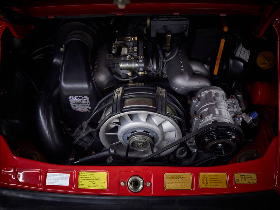 Immagine 85/96 di Porsche 911 Speedster 3.2 (1989)