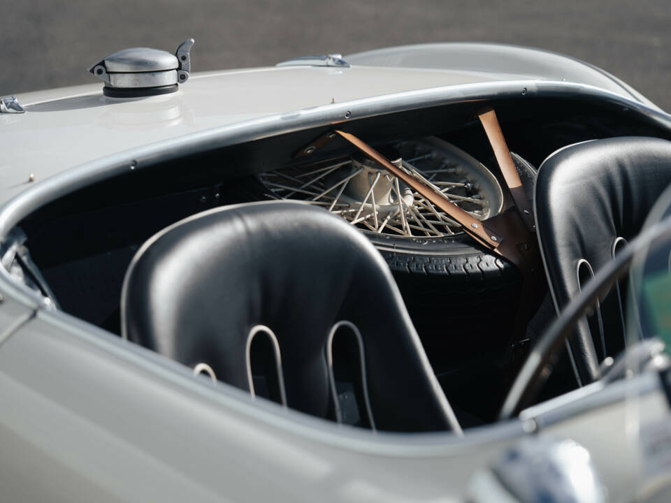 Image 29/50 of Austin-Healey 100 S (1955)