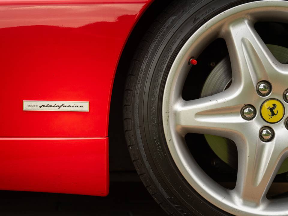 Image 9/42 de Ferrari F 355 Berlinetta (1996)