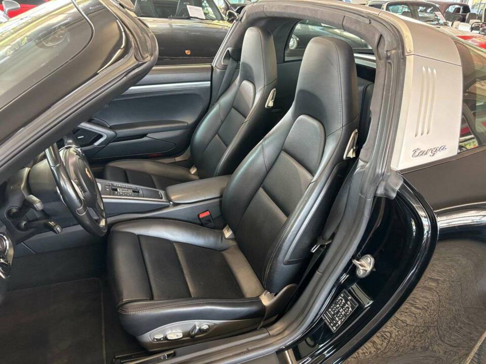 Image 15/20 of Porsche 911 Targa 4S (2015)