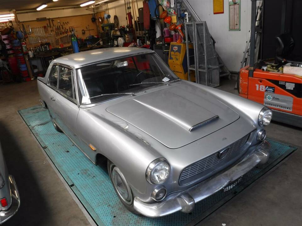 Bild 25/31 von Lancia Flaminia Coupe Pininfarina 3B (1964)