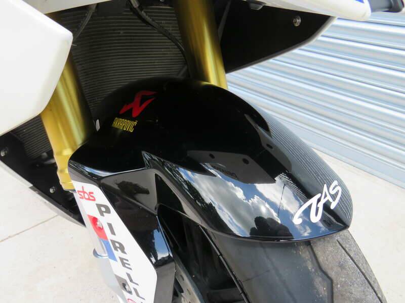 Image 32/47 de BMW S 1000RR 'TYCO' BSB Race Replica (2017)