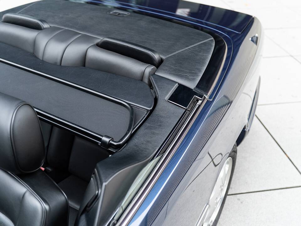 Image 17/45 of Mercedes-Benz E 220 (1995)