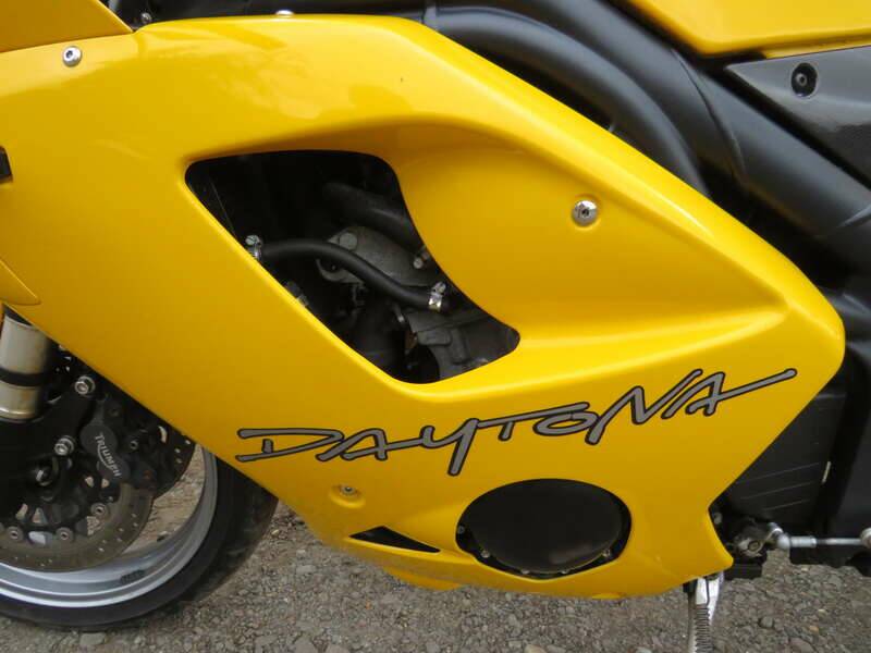 Image 4/40 of Triumph DUMMY (2006)