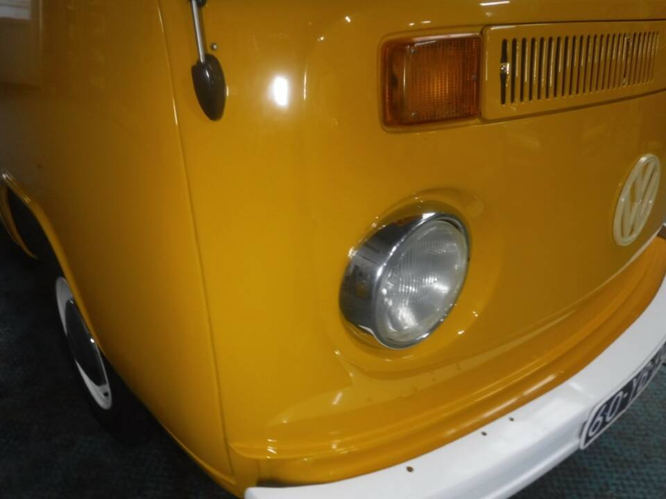 Image 28/49 of Volkswagen T2 a&#x2F;b (1977)