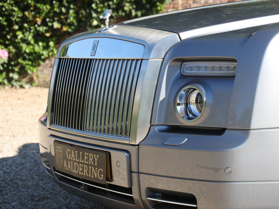 Image 11/50 of Rolls-Royce Phantom DHC (2009)