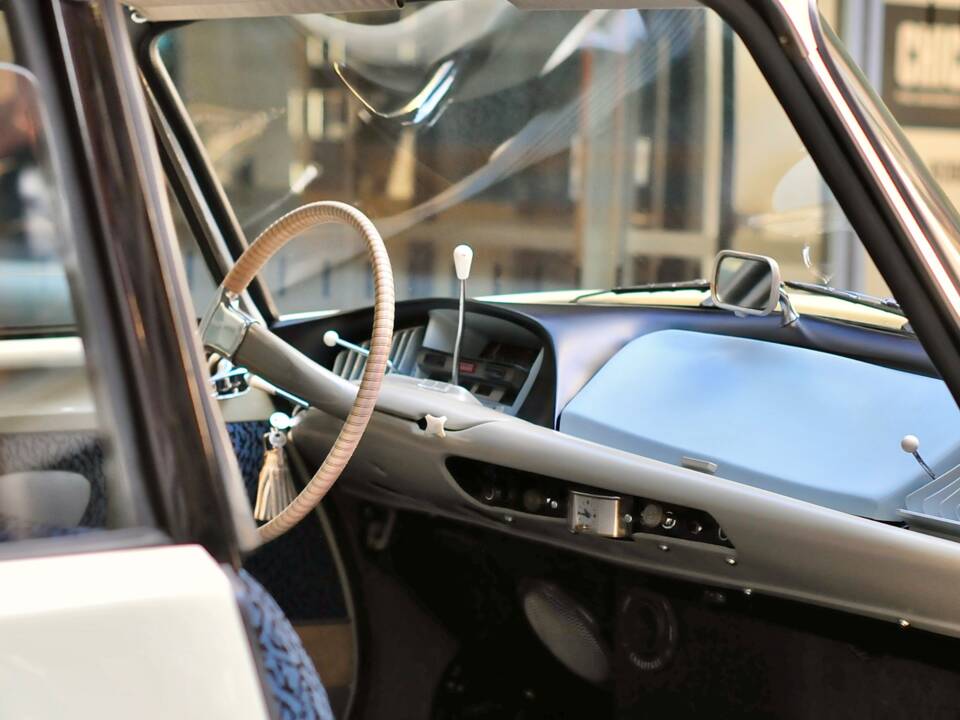 Image 15/56 of Citroën DS 19 (1958)