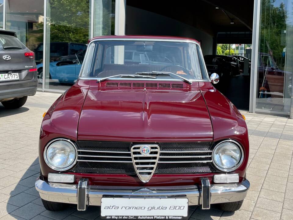 Image 2/23 of Alfa Romeo Giulia 1300 Super (1972)