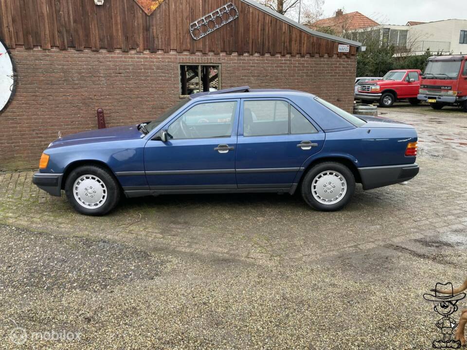 Bild 3/50 von Mercedes-Benz 300 E (1986)