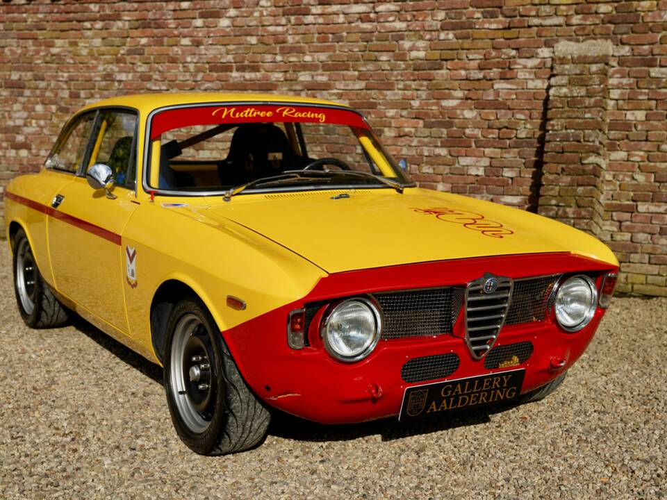 Image 44/50 of Alfa Romeo Giulia 1600 Sprint GT (1965)