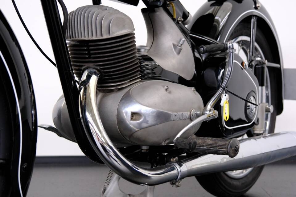Image 34/86 de DKW RT 175 (1954)