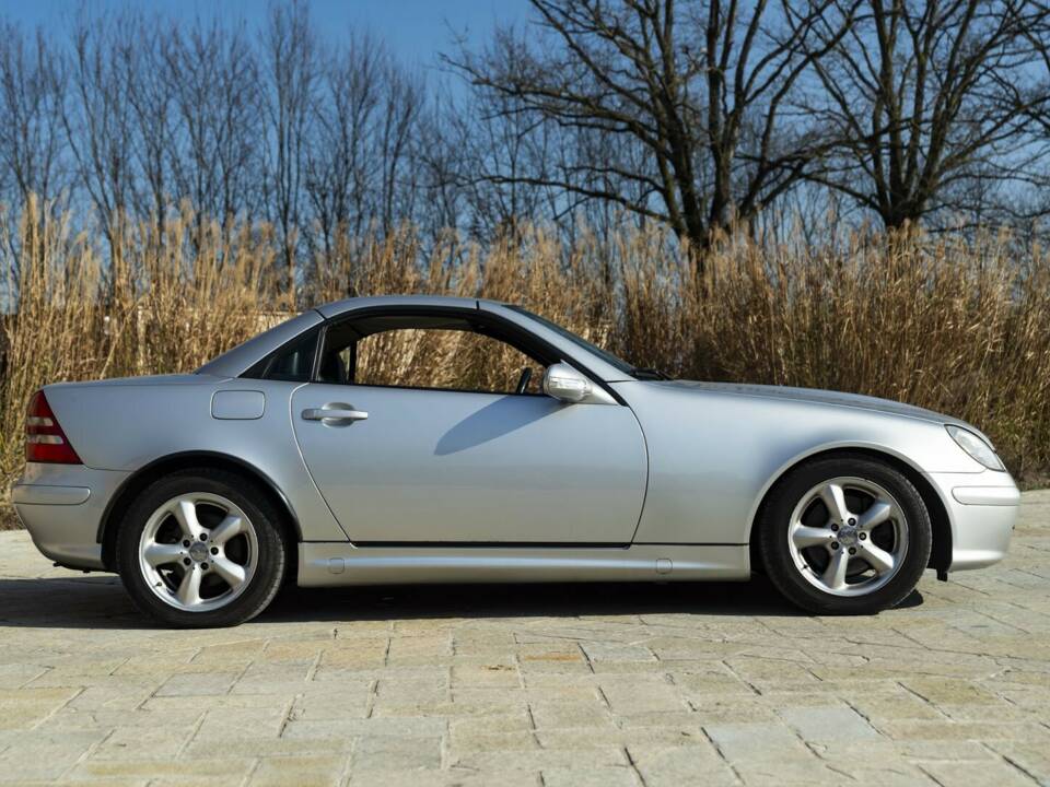 Image 4/50 de Mercedes-Benz SLK 320 (2001)