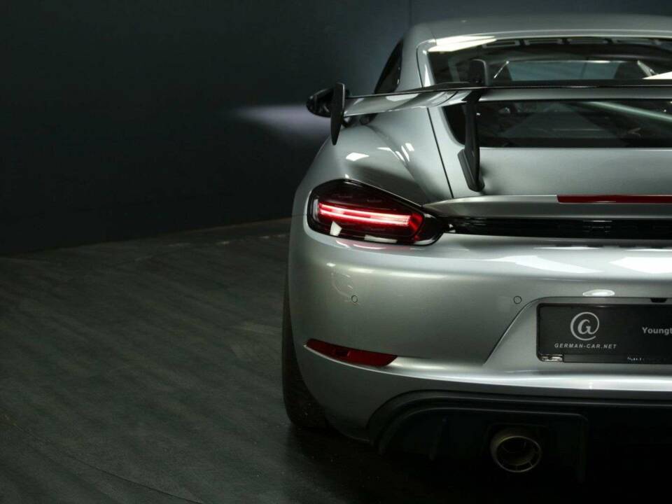 Image 32/50 of Porsche 718 Cayman GT4 RS Weissach (2023)