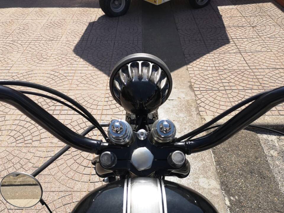 Image 8/32 of Harley-Davidson Sportster XL 883 (1993)