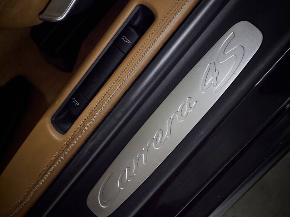 Bild 70/78 von Porsche 911 Carrera 4S (2006)