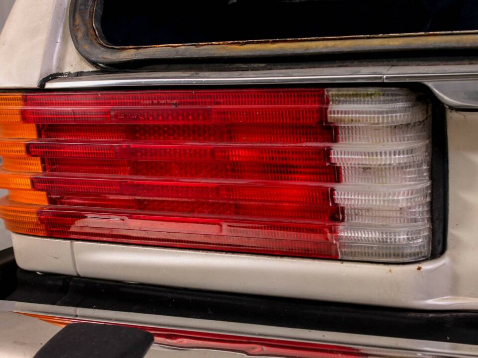 Bild 15/43 von Mercedes-Benz 380 SL (1982)