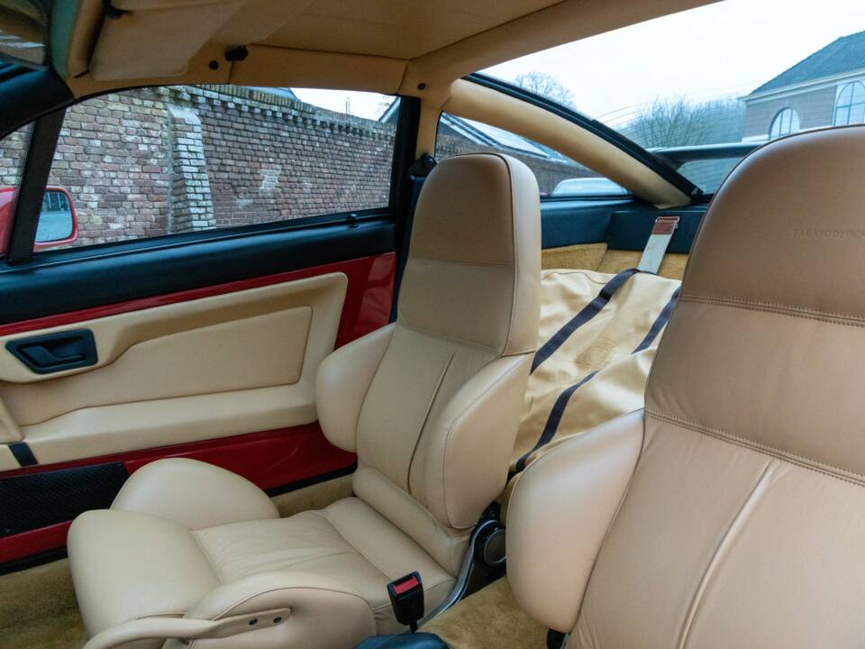 Image 40/50 of Alfa Romeo SZ (1991)