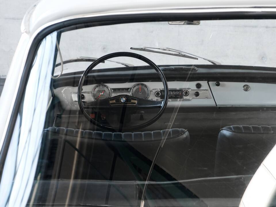 Image 35/50 of BMW 700 LS Luxus (1965)