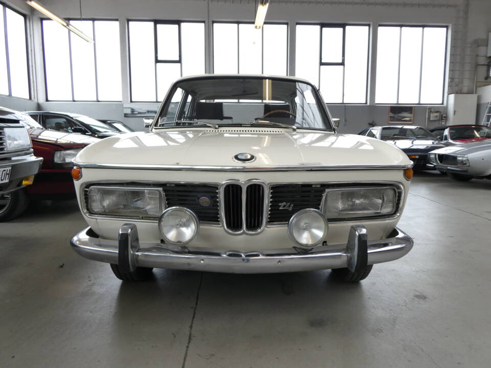 Image 24/43 de BMW 2000 tii (1971)