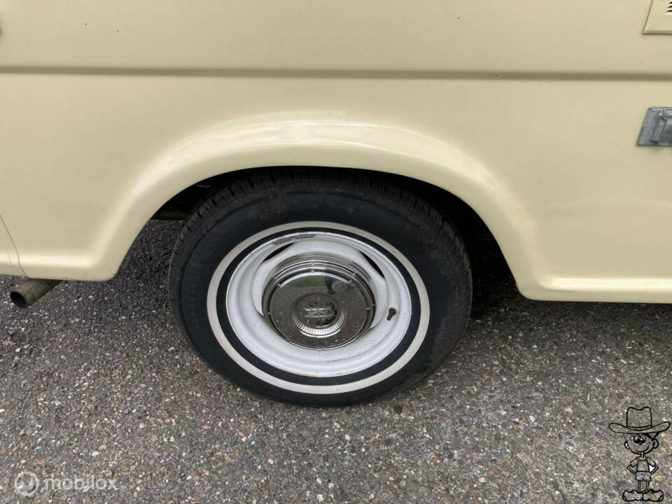 Image 10/50 of Ford Econoline E 300 (1971)