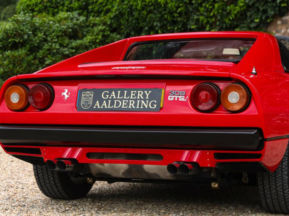Image 48/50 de Ferrari 308 GTSi (1981)