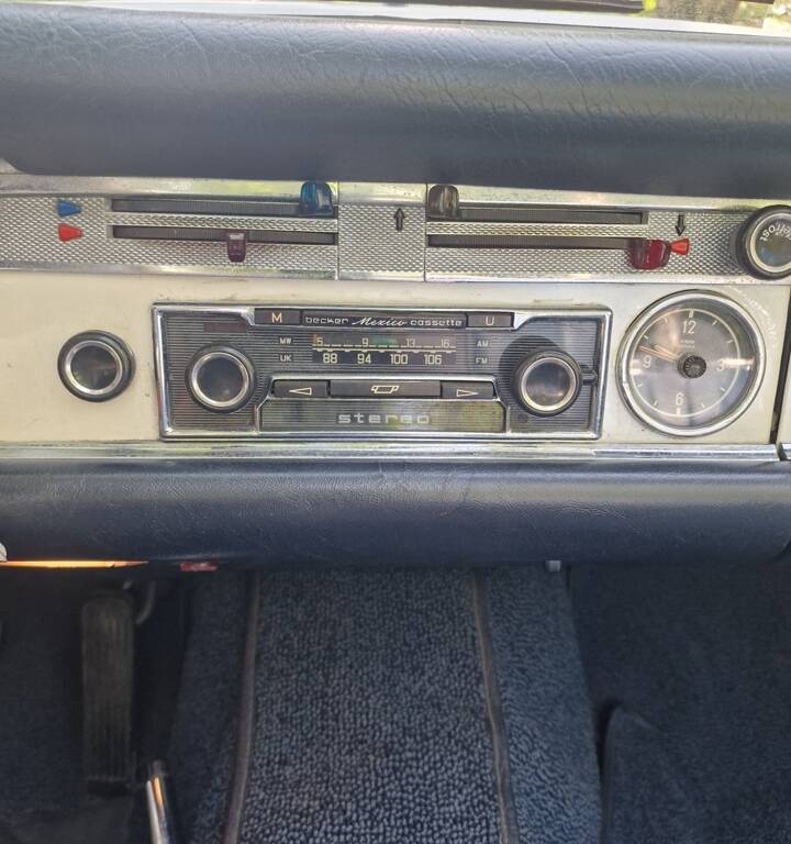 Image 24/100 de Mercedes-Benz 250 SL (1967)